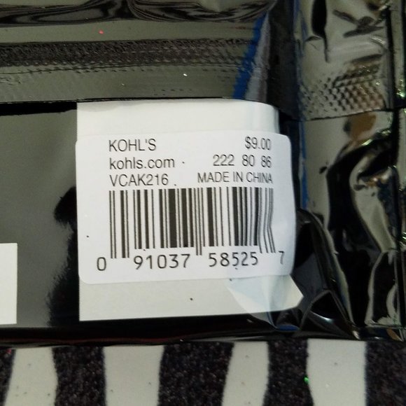 3/$12 Makeup Removal Facial Wipes-25 Wipes - Picture 3 of 3